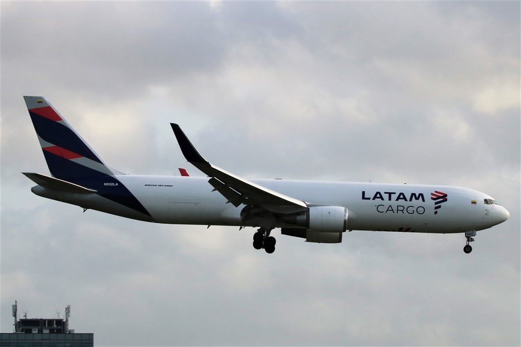 LATAM Cargo, Pictures of airplanes